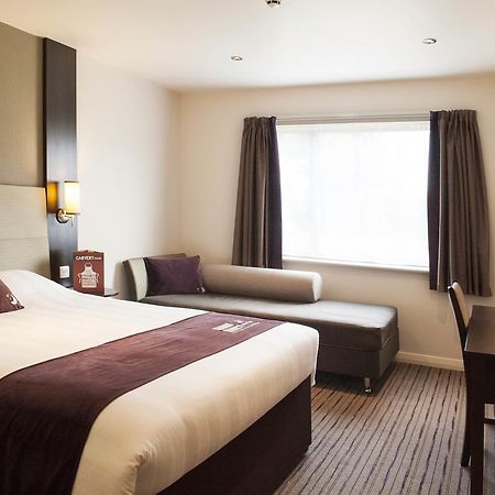Premier Inn London Kingston Upon Thames Zewnętrze zdjęcie