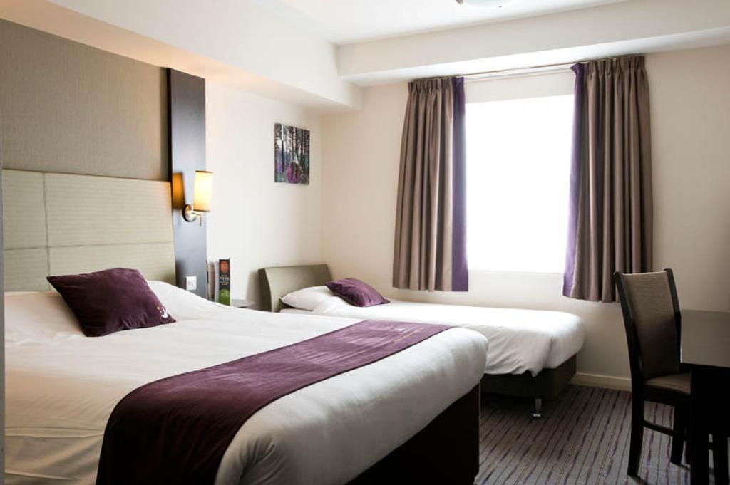 Premier Inn London Kingston Upon Thames Zewnętrze zdjęcie
