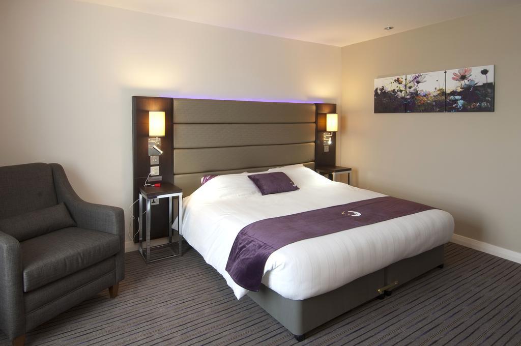 Premier Inn London Kingston Upon Thames Zewnętrze zdjęcie